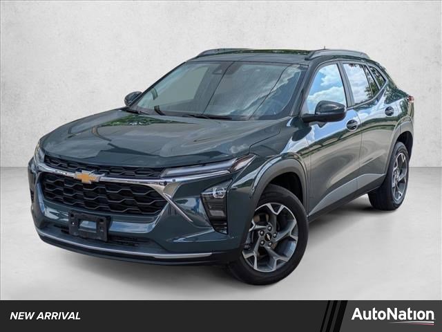 Used 2025 Chevrolet Trax LT FWD image 1