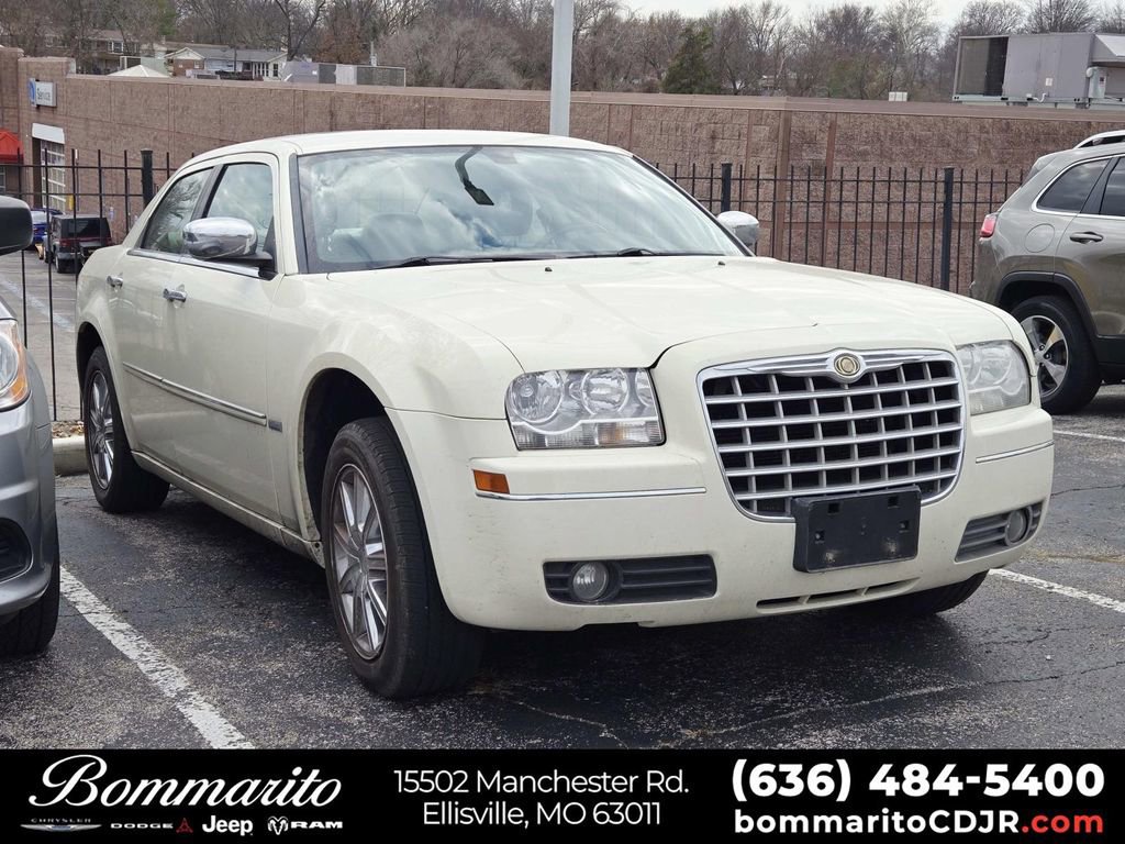 Used 2010 Chrysler 300 Touring image 1