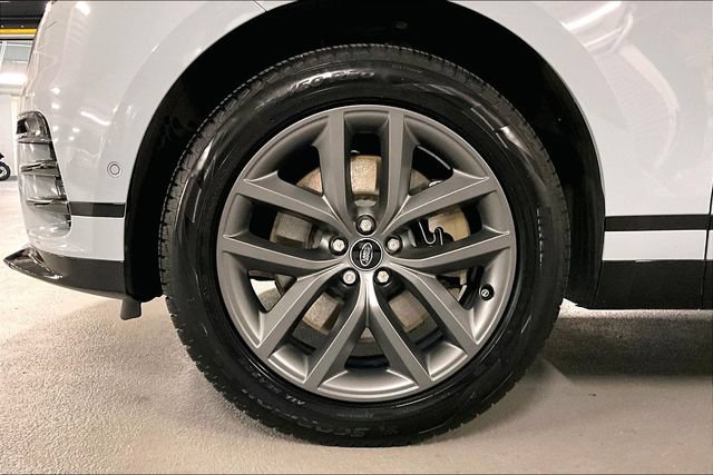 Certified 2026 Land Rover Range Rover Velar Dynamic SE AWD/4WD image 8
