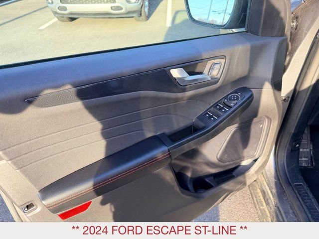 Used 2024 Ford Escape ST-Line AWD/4WD image 15