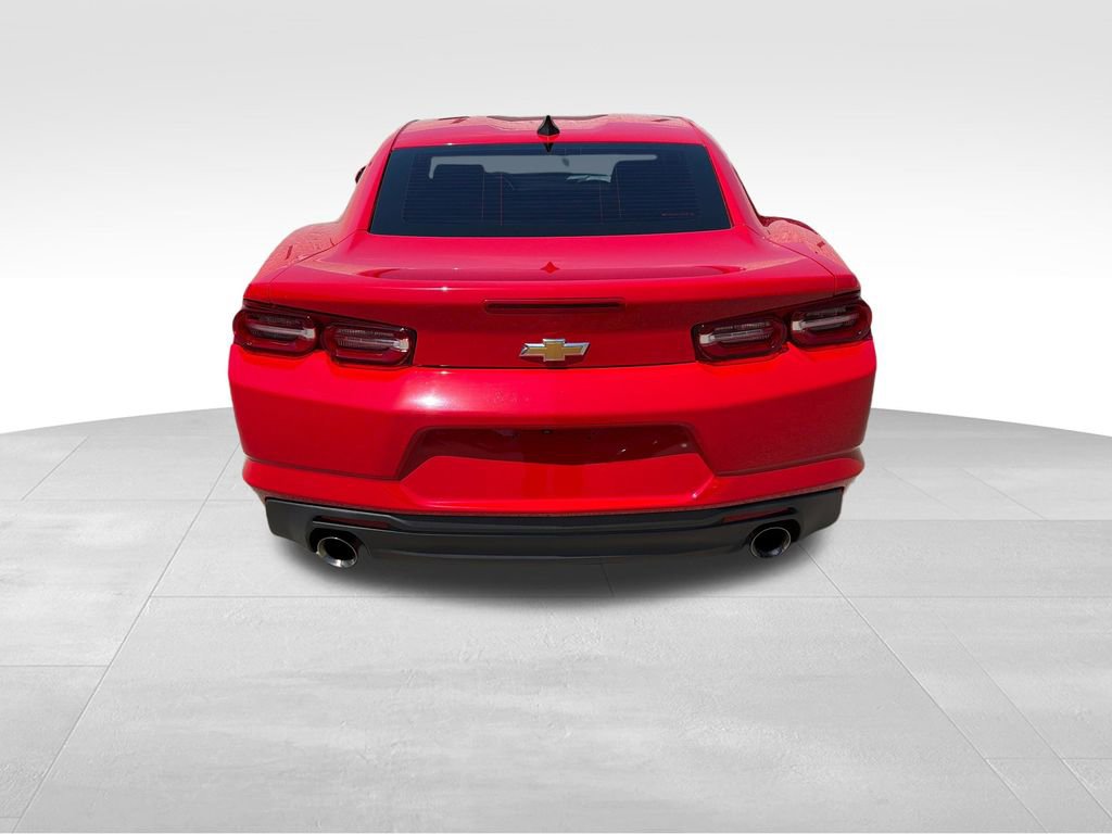 Used 2020 Chevrolet Camaro LT RWD image 4