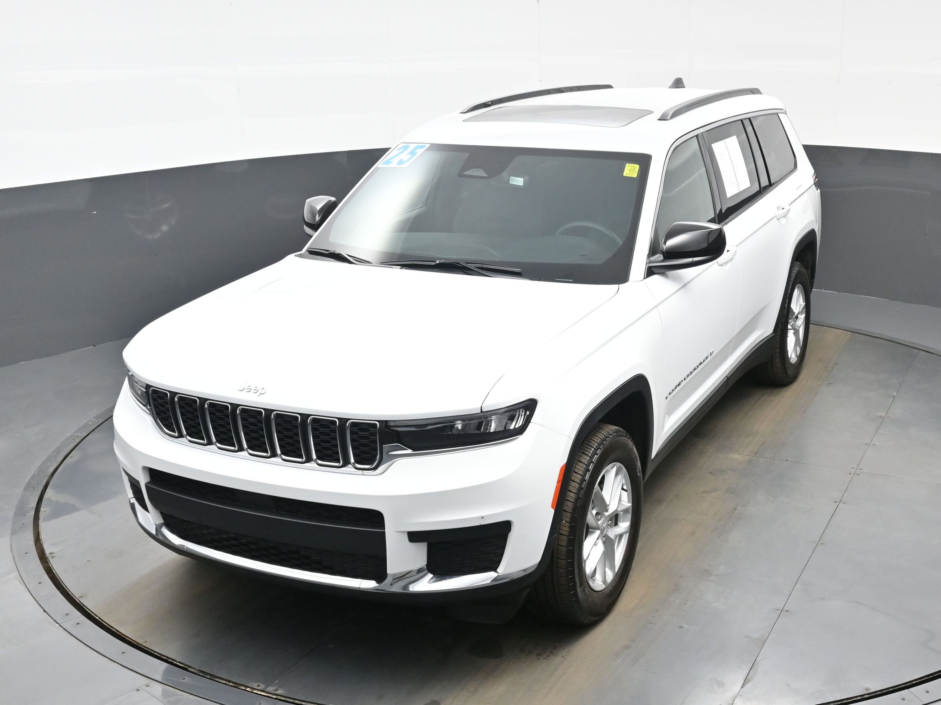 Used 2025 Jeep Grand Cherokee L Laredo w/ Trailer Tow Package image 35