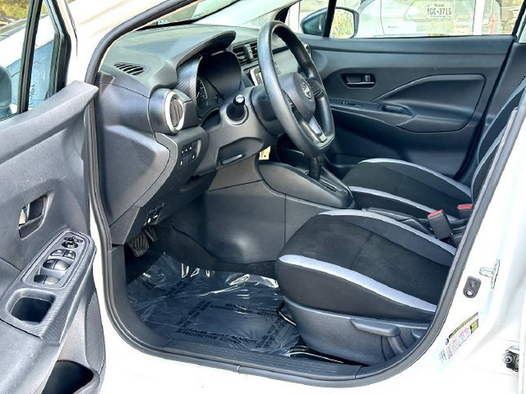 Used 2025 Nissan Versa S FWD image 10