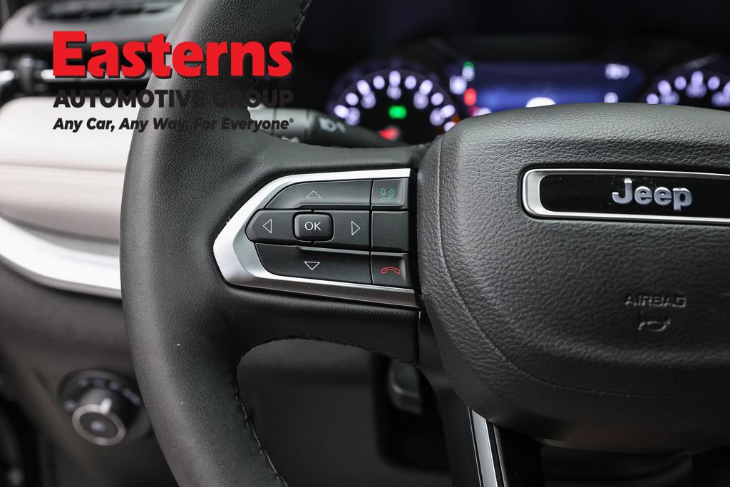 Used 2025 Jeep Compass Limited AWD/4WD image 15