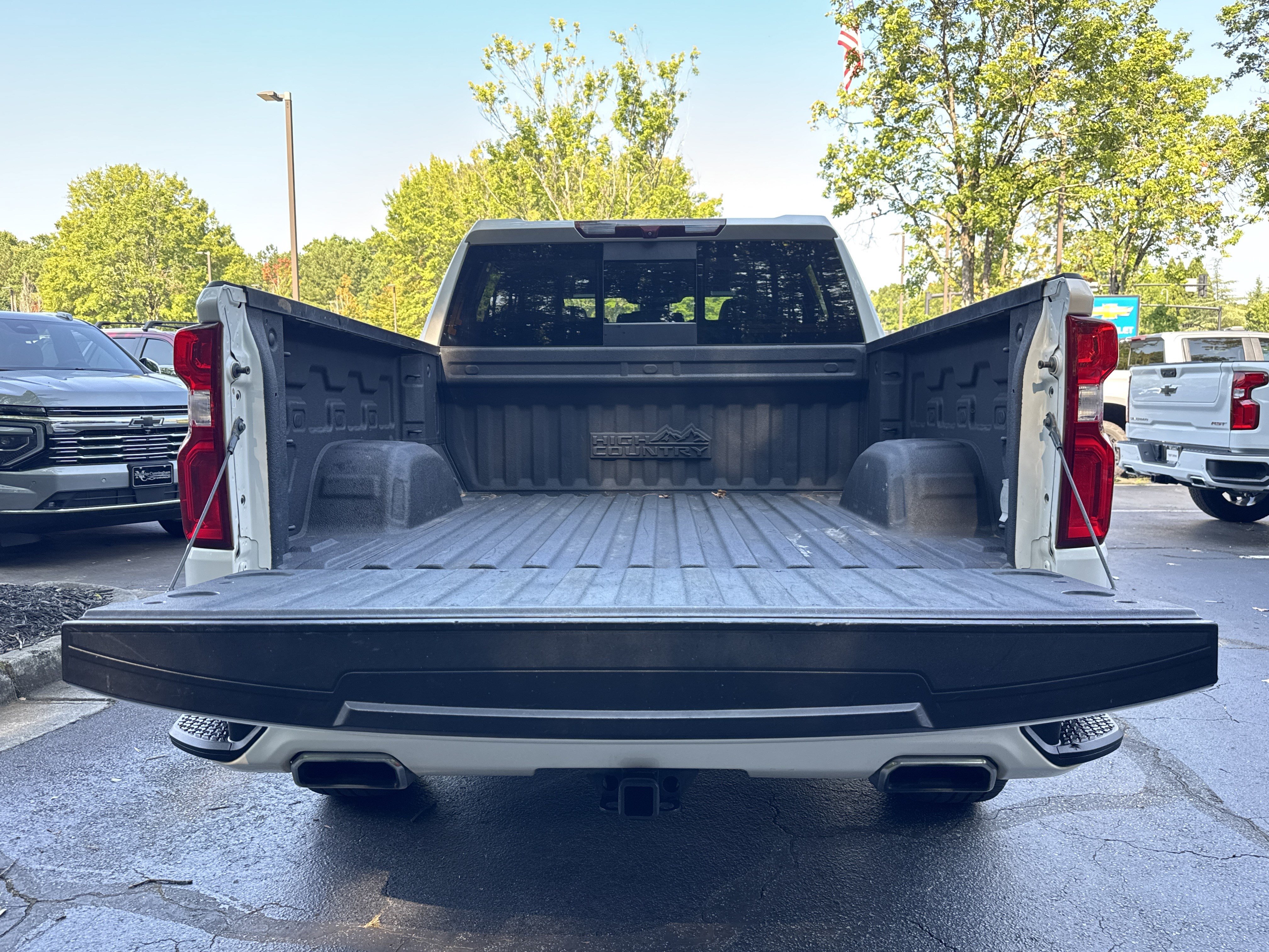 Used 2022 Chevrolet Silverado 1500 High Country w/ Z71 Off-Road Package AWD/4WD image 21