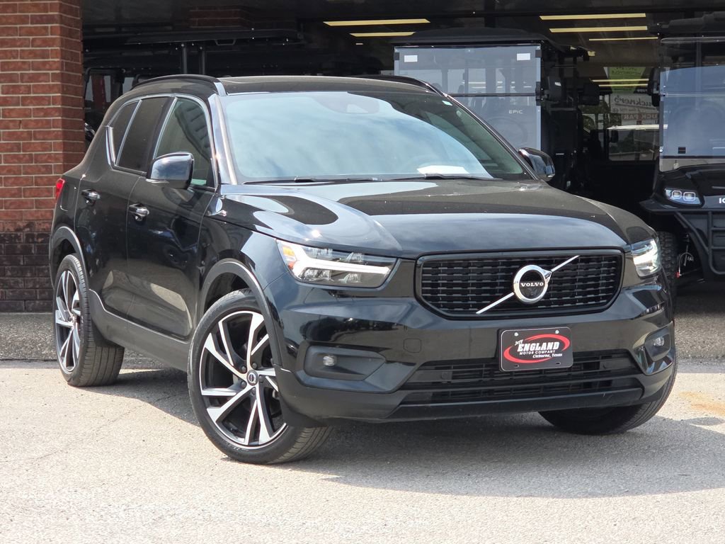 Used 2021 Volvo XC40 T5 R-Design w/ Advanced Package