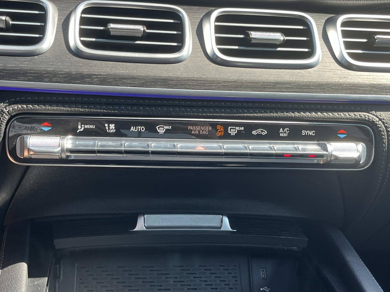 Certified 2024 Mercedes-Benz GLE 450 4MATIC image 37