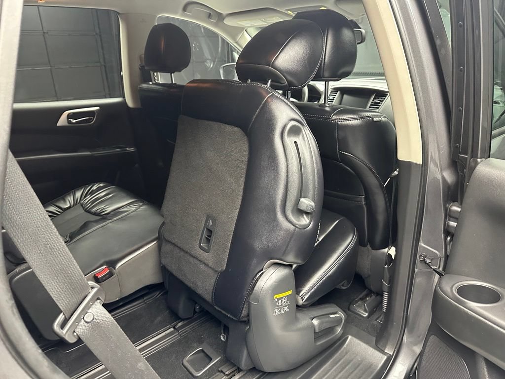 Used 2019 Nissan Pathfinder SL AWD/4WD image 23