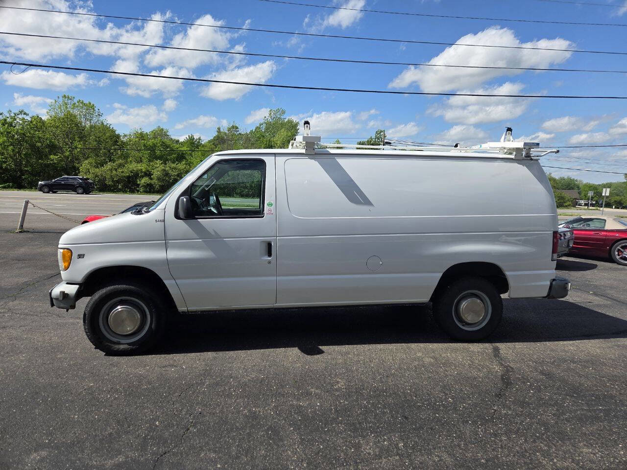 Used 2001 Ford E-250 and Econoline 250 RWD image 4