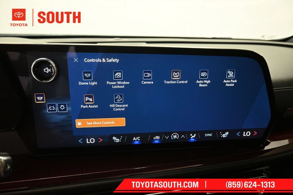 Used 2026 Chevrolet Traverse Z71 w/ Enhanced Driving Package AWD/4WD image 16