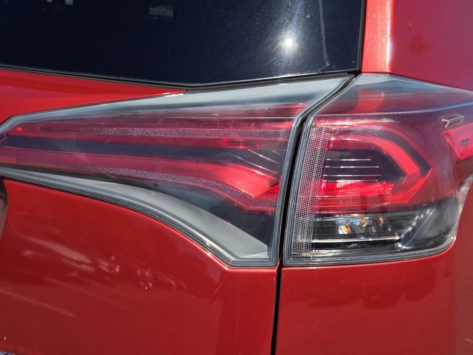 Used 2016 Toyota RAV4 Limited image 26