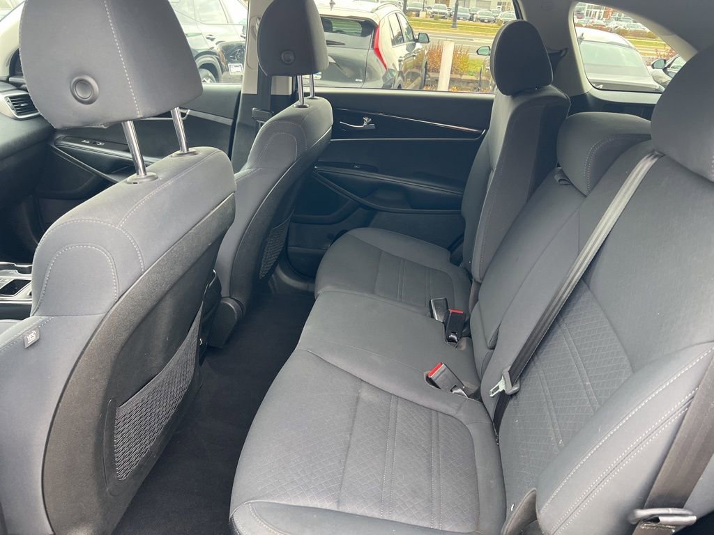 Certified 2019 Kia Sorento LX w/ LX Convenience Package image 8