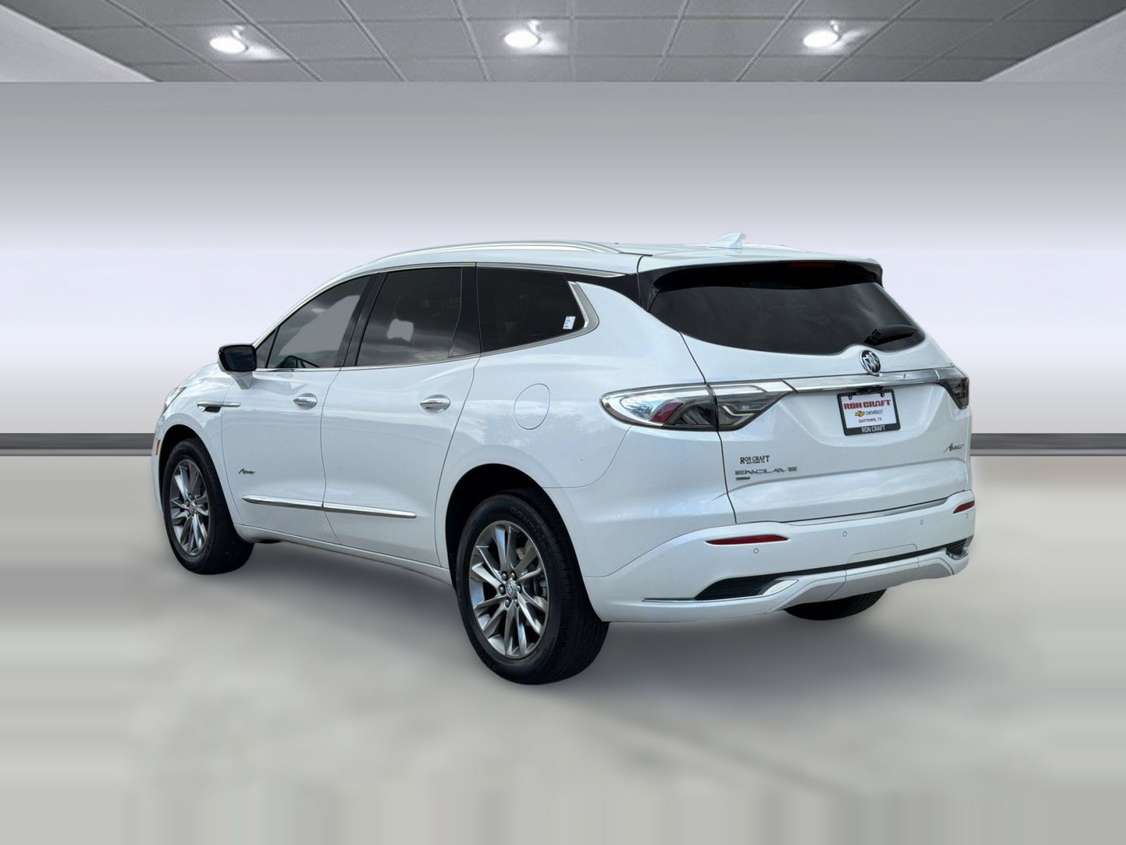 Certified 2023 Buick Enclave Avenir w/ Avenir Technology Package AWD/4WD image 3
