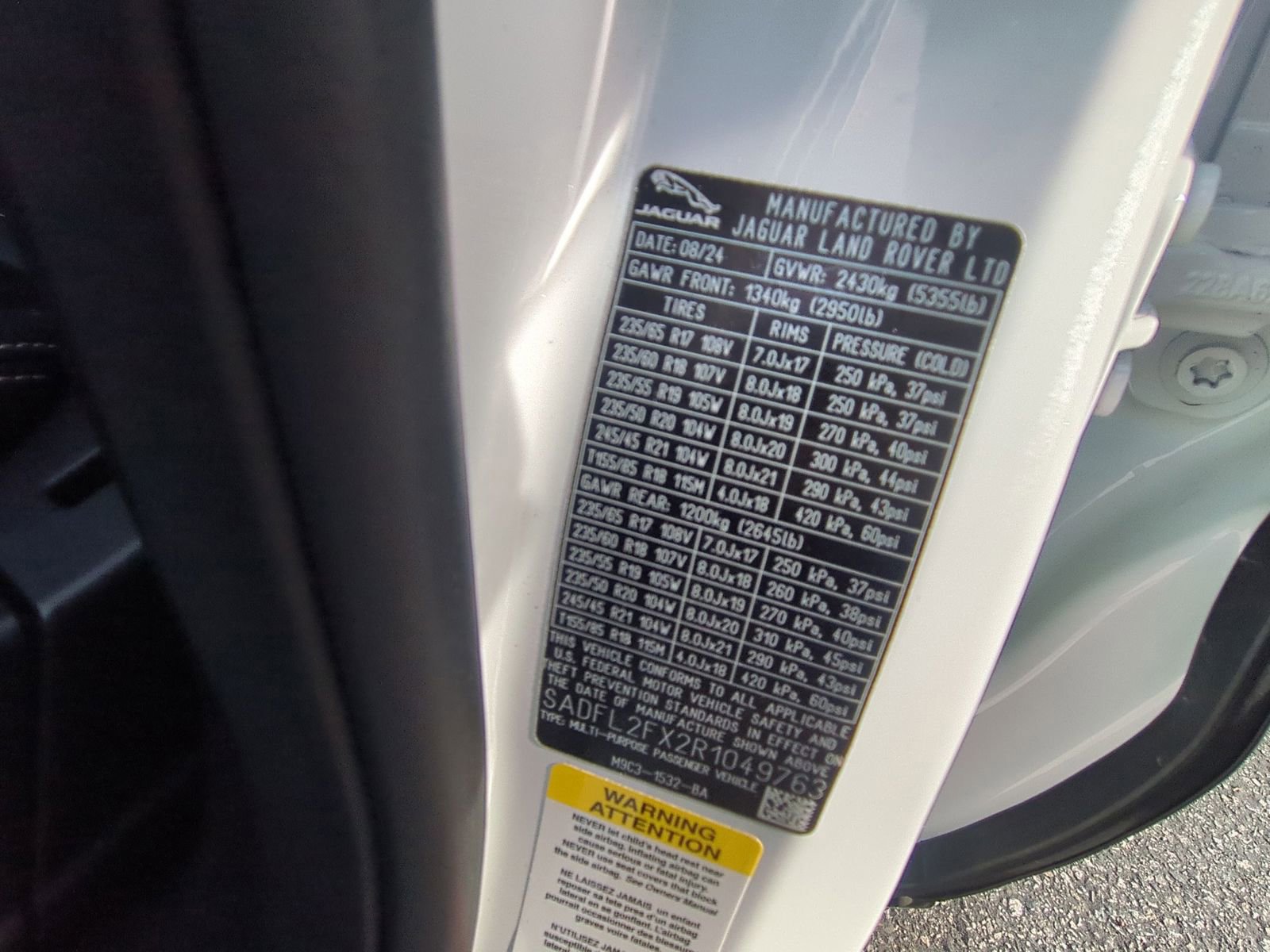 Used 2024 Jaguar E-PACE R-Dynamic SE image 31