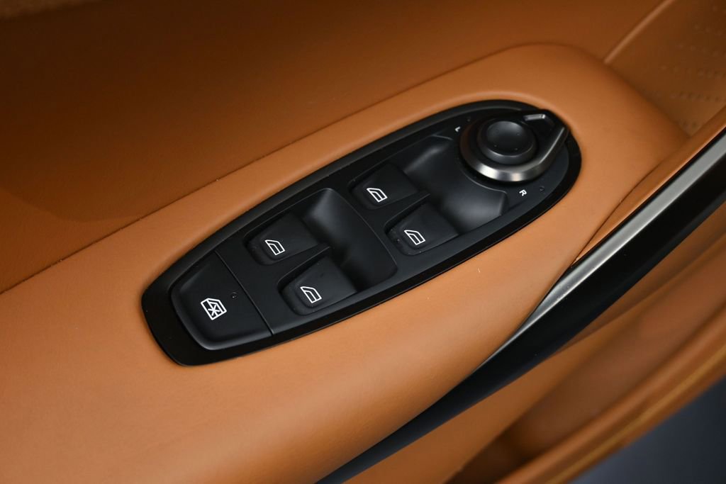 Used 2025 Aston Martin DBX 707 AWD/4WD image 18