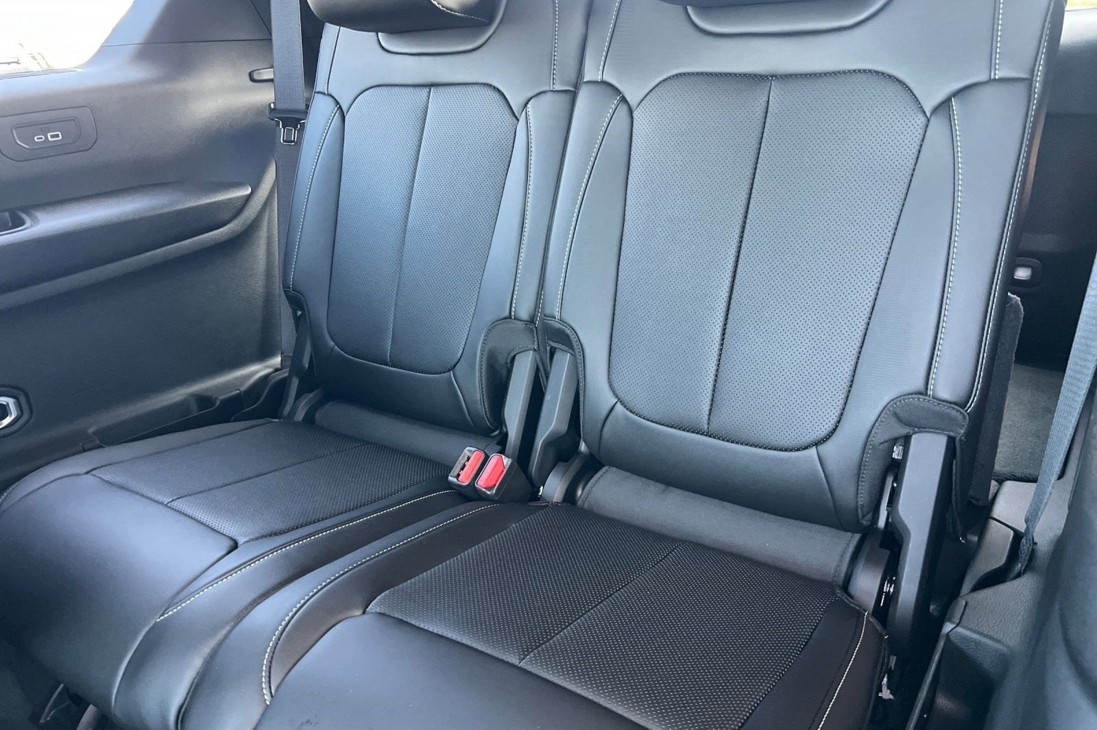 New 2025 Jeep Grand Cherokee L Limited w/ Luxury Tech Group II image 15