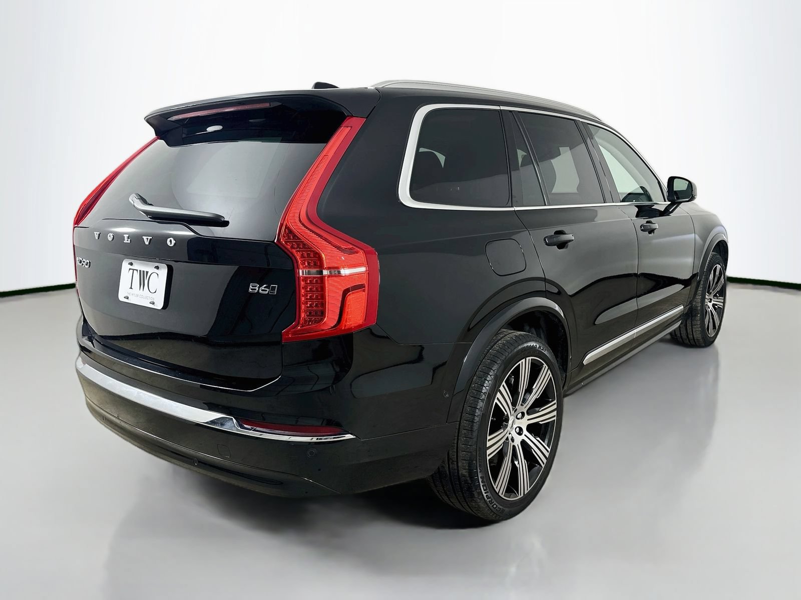 Used 2025 Volvo XC90 B6 Plus w/ Protection Package AWD/4WD image 5
