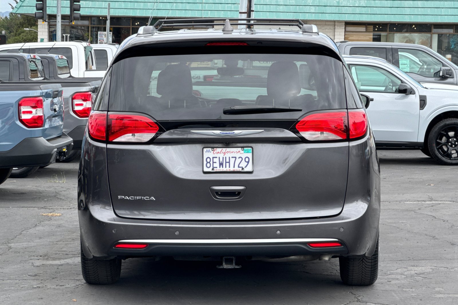 Used 2018 Chrysler Pacifica Touring-L FWD image 28