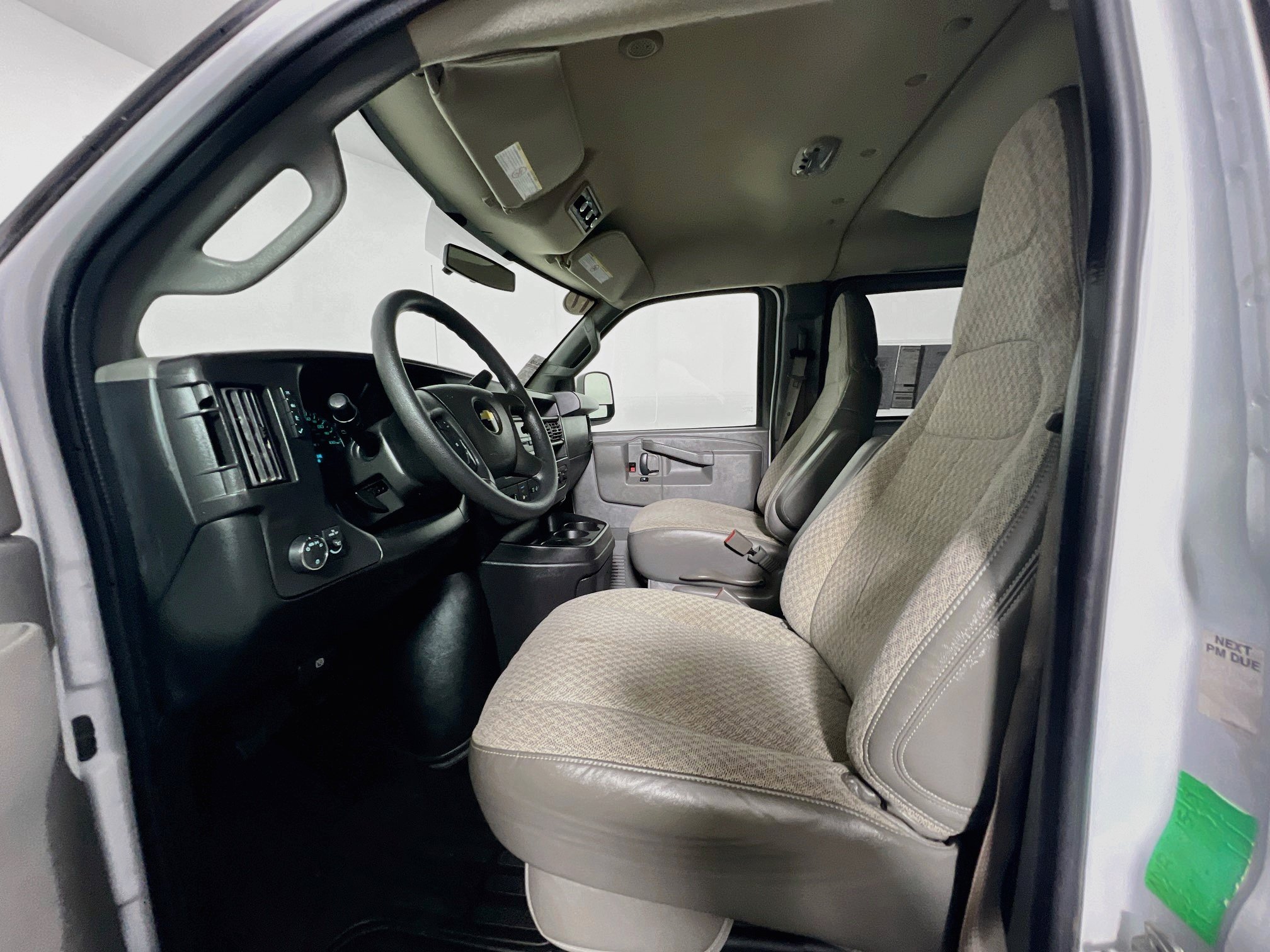 Used 2017 Chevrolet Express 3500 LT w/ LT Preferred Equipment Group RWD image 14