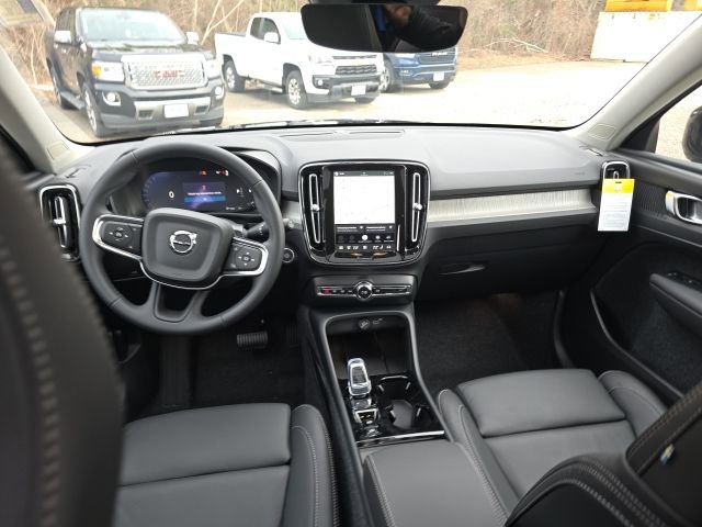 New 2026 Volvo XC40 B5 Plus AWD/4WD image 21