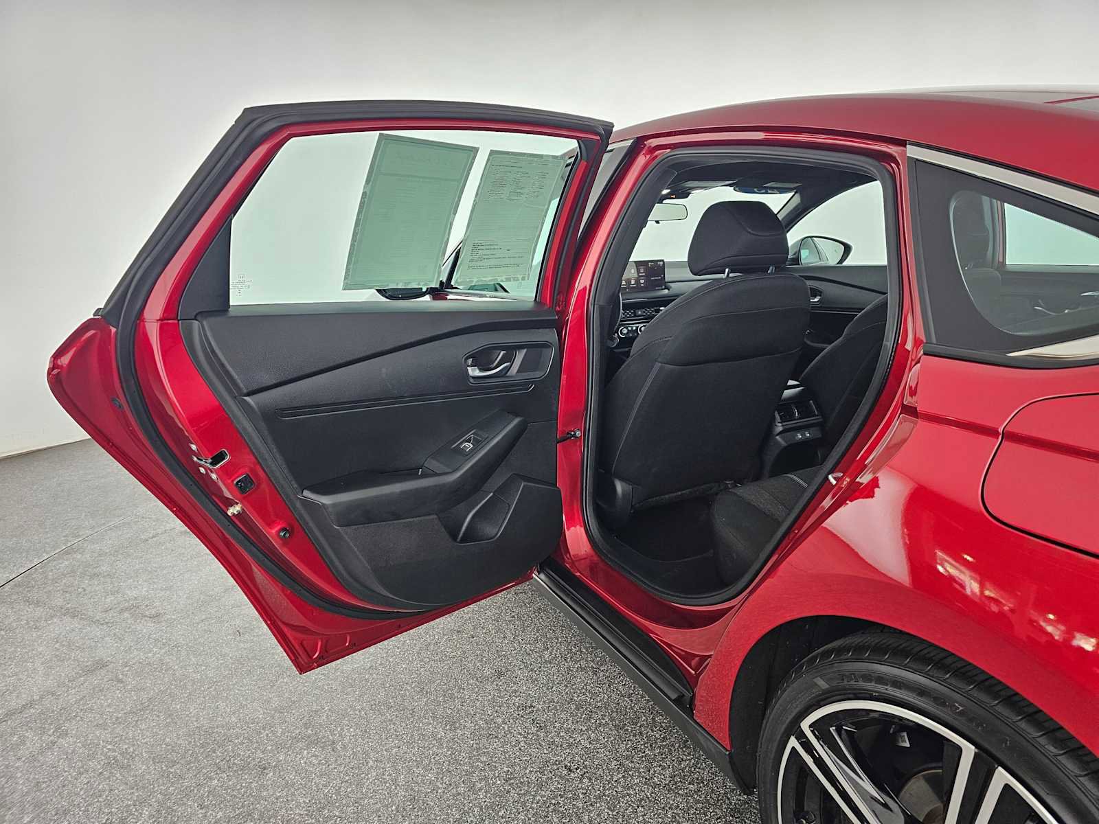 Used 2025 Honda Accord Sport image 15