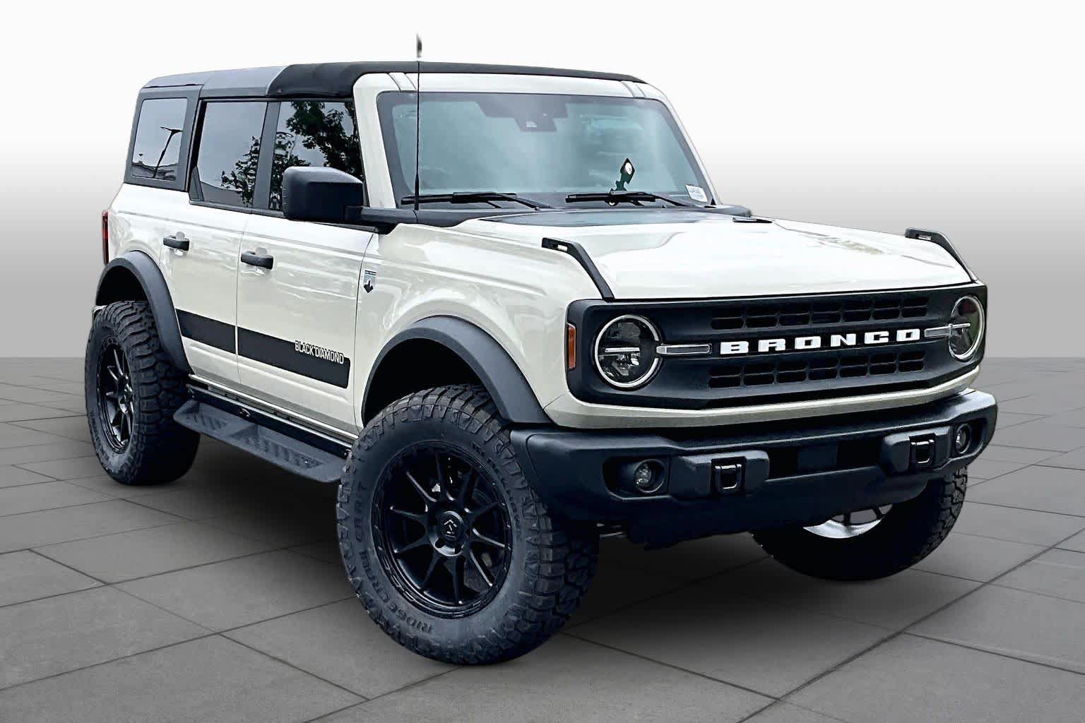 New 2025 Ford Bronco Big Bend w/ Black Diamond Package AWD/4WD image 2
