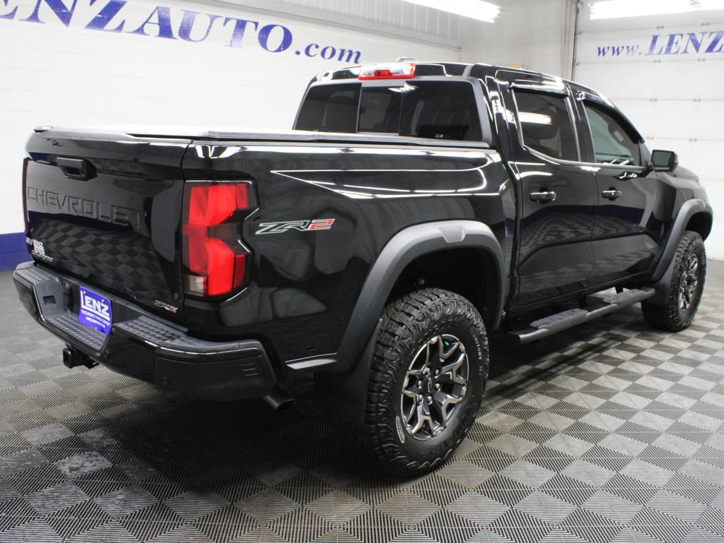 Used 2026 Chevrolet Colorado ZR2 w/ Technology Package AWD/4WD image 6