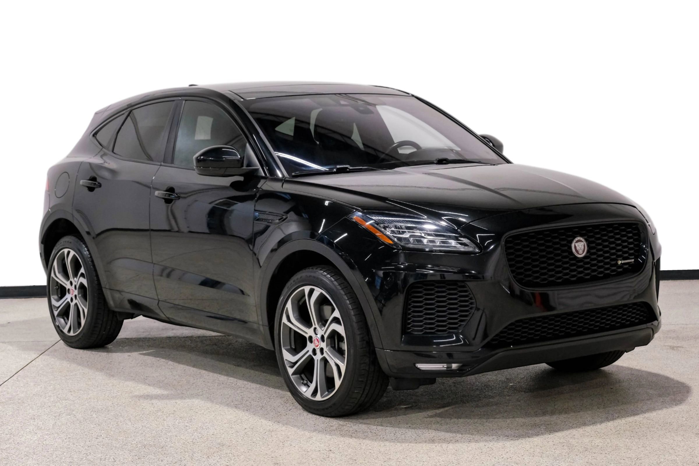 Used 2018 Jaguar E-PACE First Edition image 4
