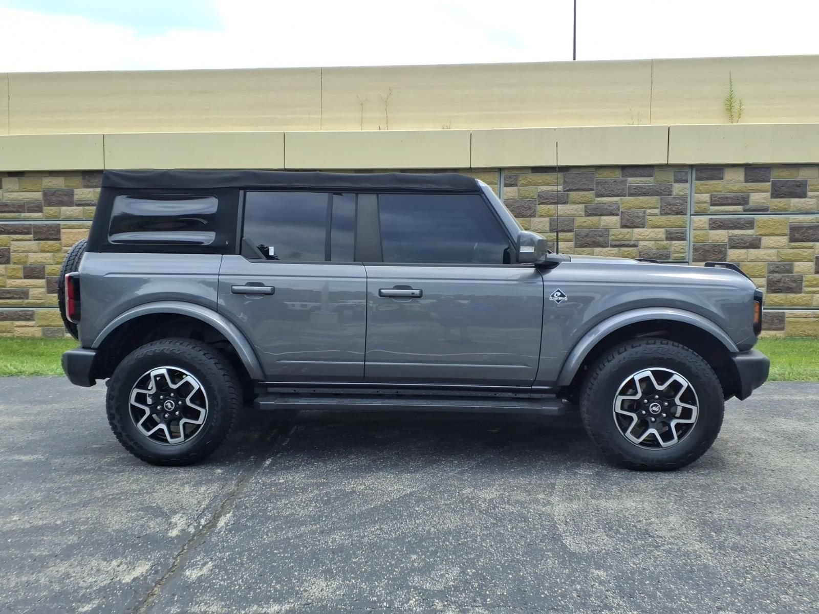 Used 2021 Ford Bronco Outer Banks AWD/4WD image 12