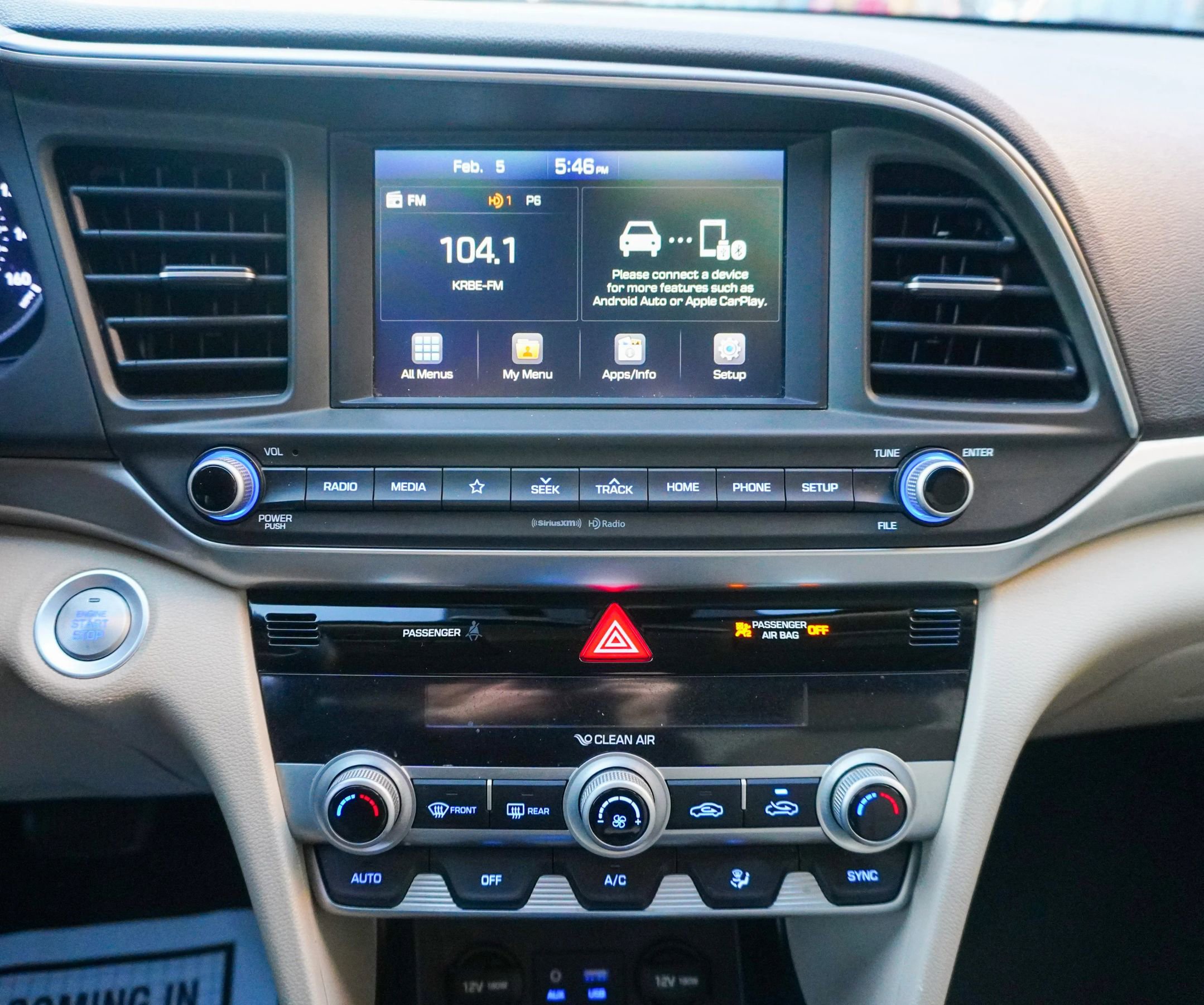 Used 2020 Hyundai Elantra ECO image 28