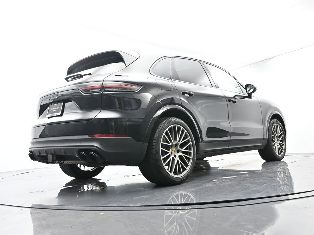 Certified 2023 Porsche Cayenne Platinum Edition image 49