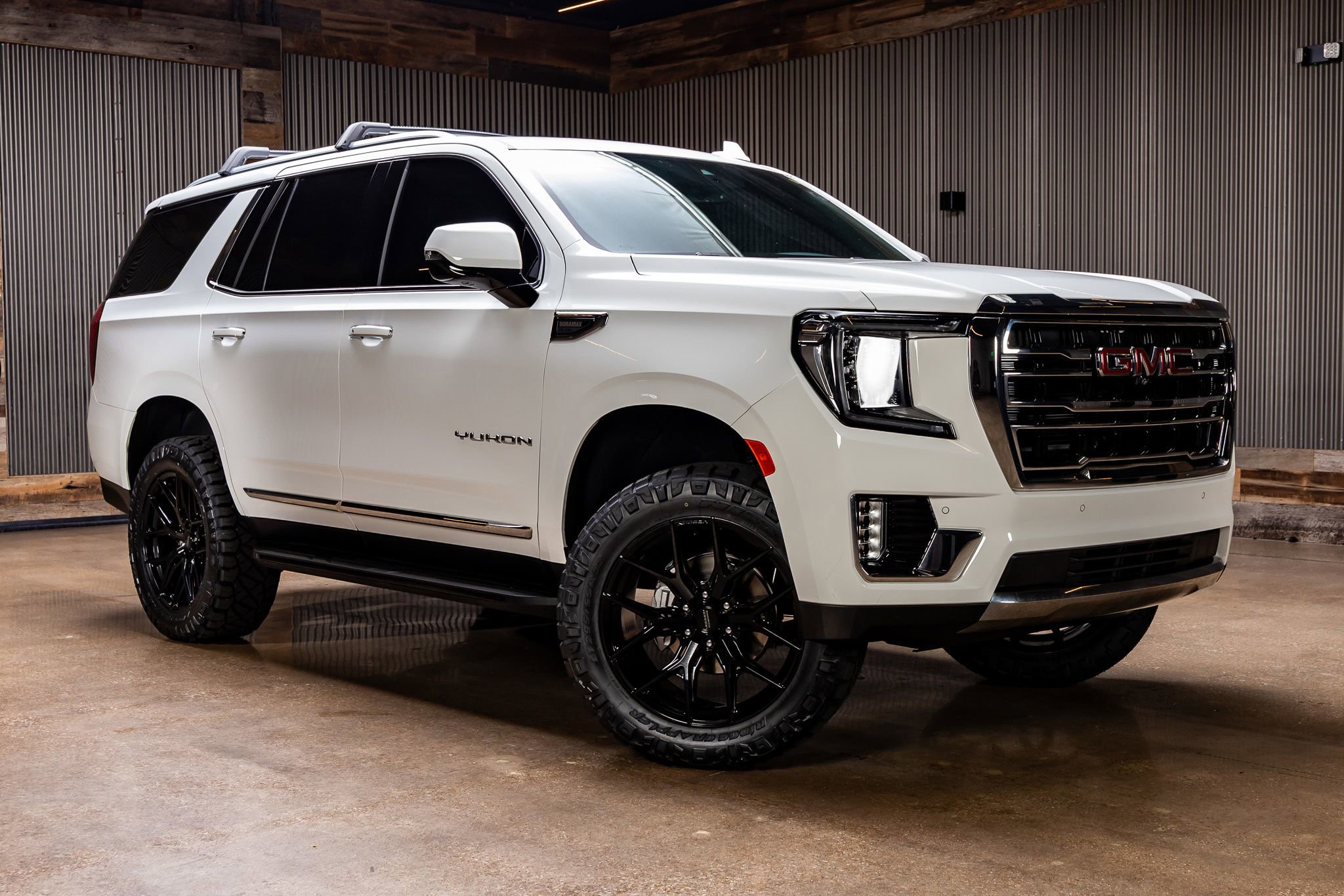 Used 2023 GMC Yukon SLT w/ SLT Luxury Package