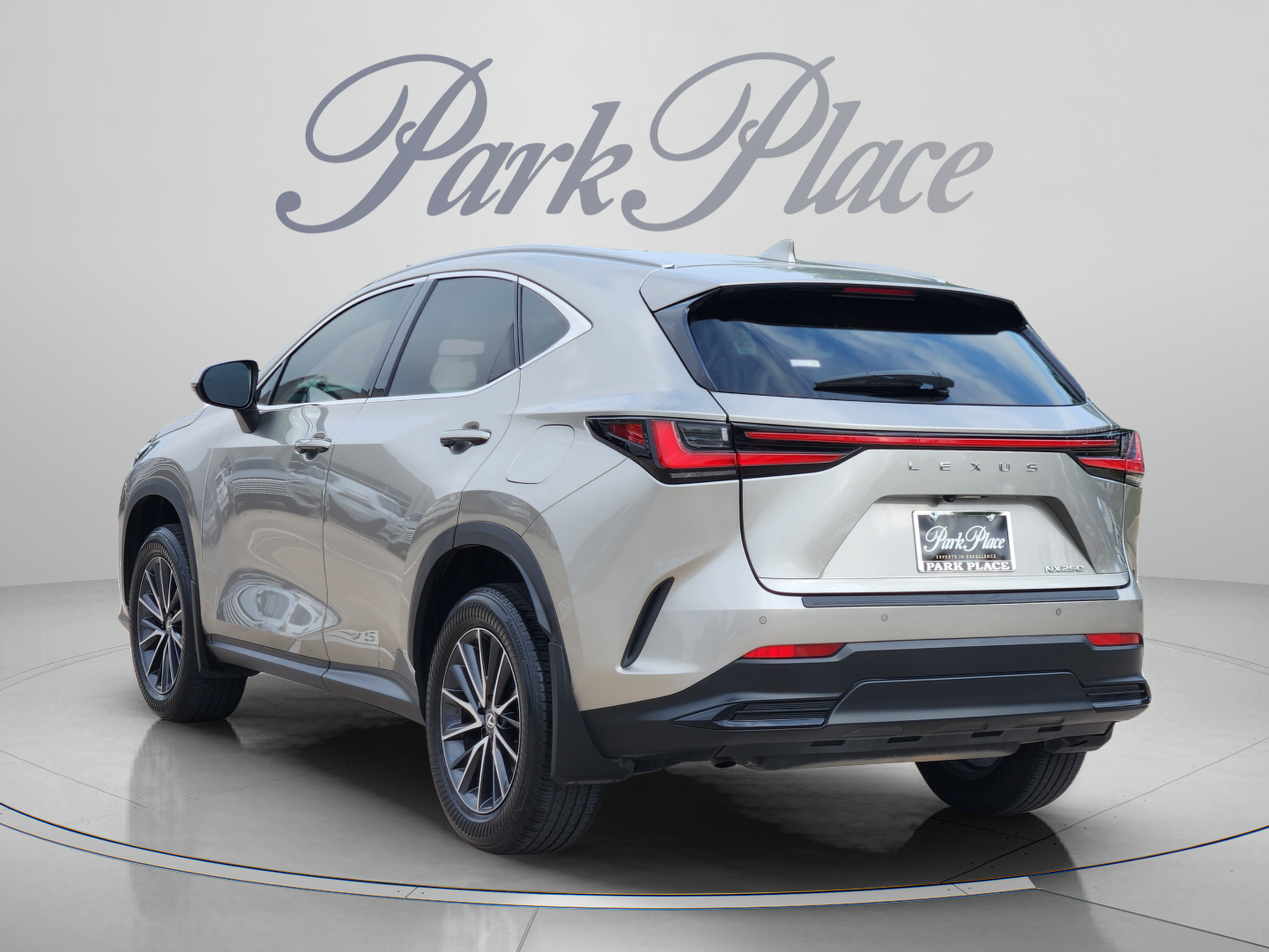 Used 2024 Lexus NX 250 FWD image 3