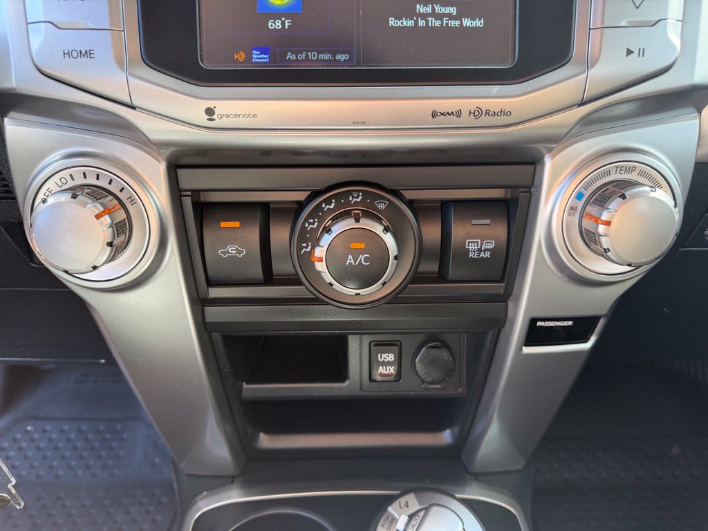 Used 2018 Toyota 4Runner SR5 AWD/4WD image 22