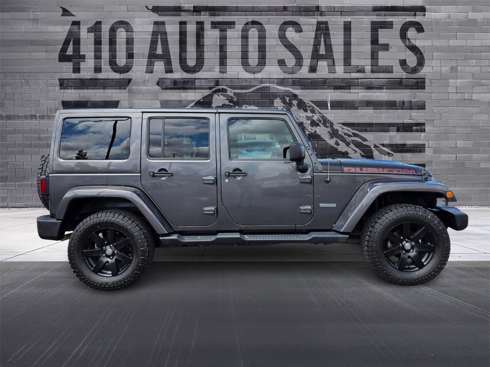 Used 2017 Jeep Wrangler Unlimited Rubicon AWD/4WD image 2