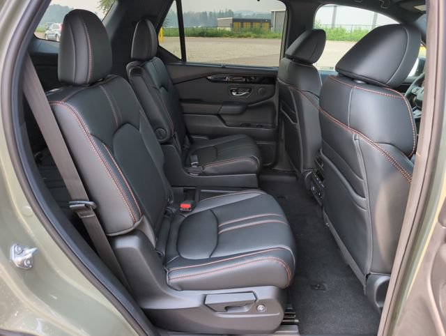 Used 2026 Honda Pilot TrailSport image 11