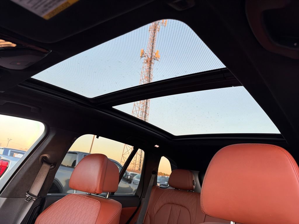 Used 2022 BMW X5 xDrive40i w/ M Sport Package image 25