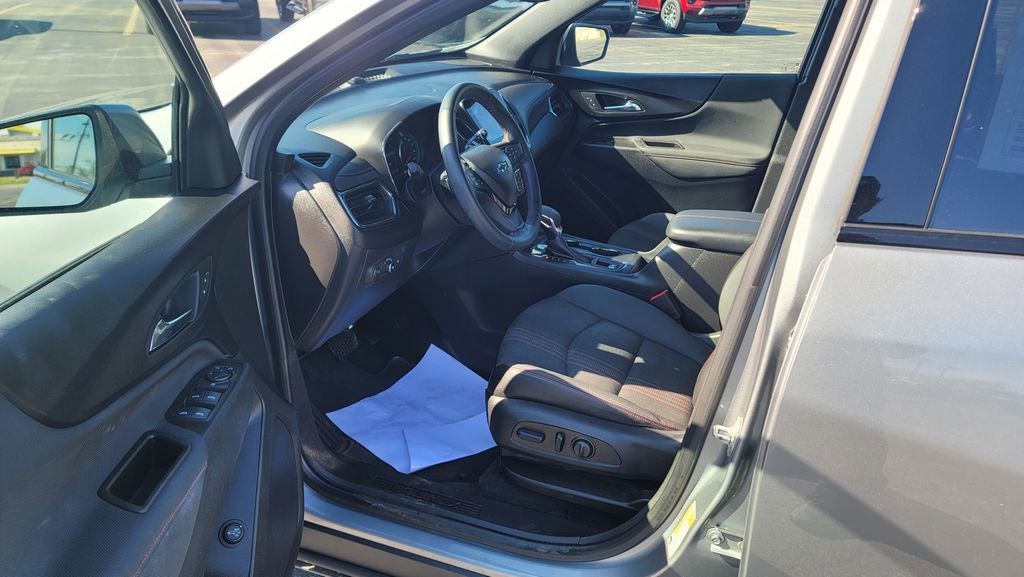 Used 2023 Chevrolet Equinox RS FWD image 18
