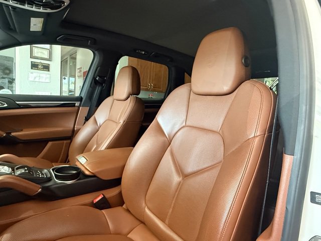 Used 2017 Porsche Cayenne AWD/4WD image 9