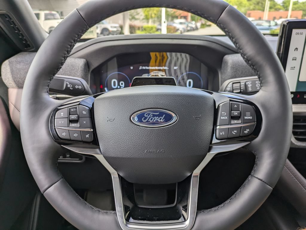 New 2026 Ford Explorer Platinum w/ LUX Leather Package AWD/4WD image 31