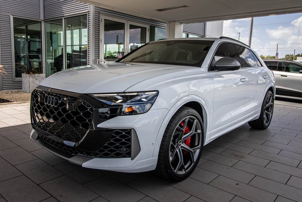 Used 2025 Audi RS Q8 performance image 10