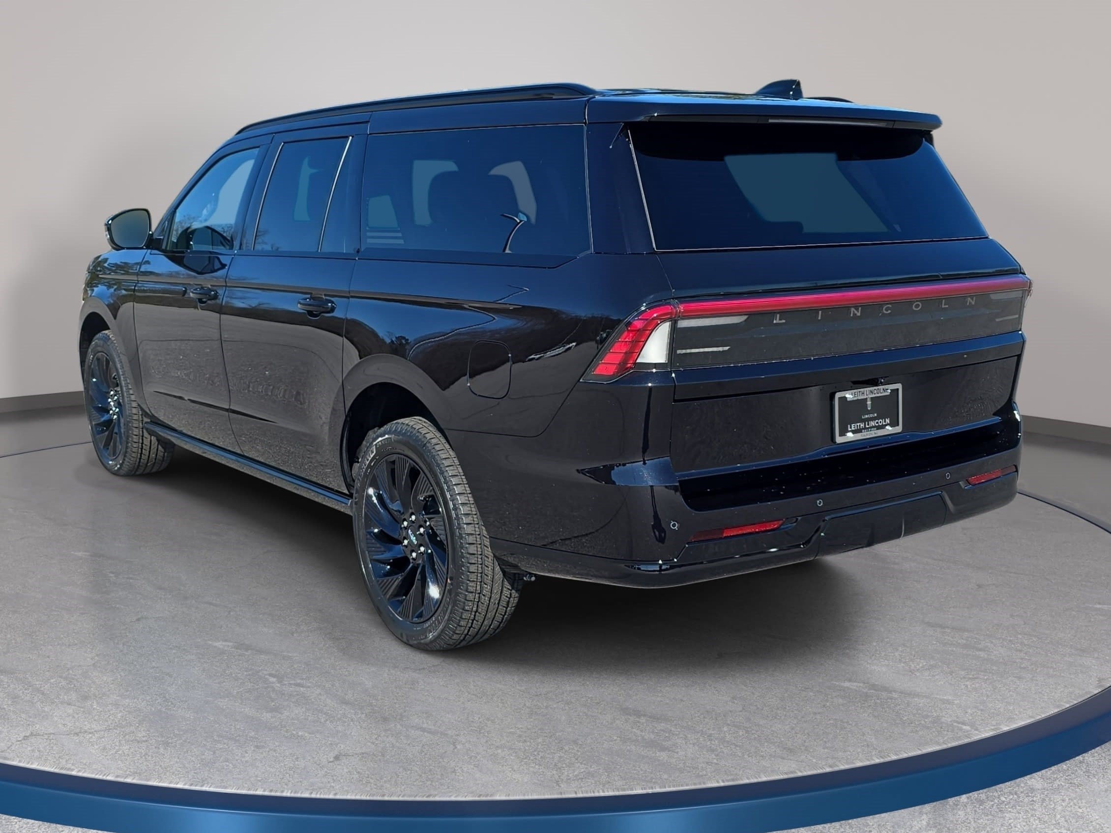 New 2026 Lincoln Navigator L Reserve w/ Jet Appearance Package AWD/4WD image 7