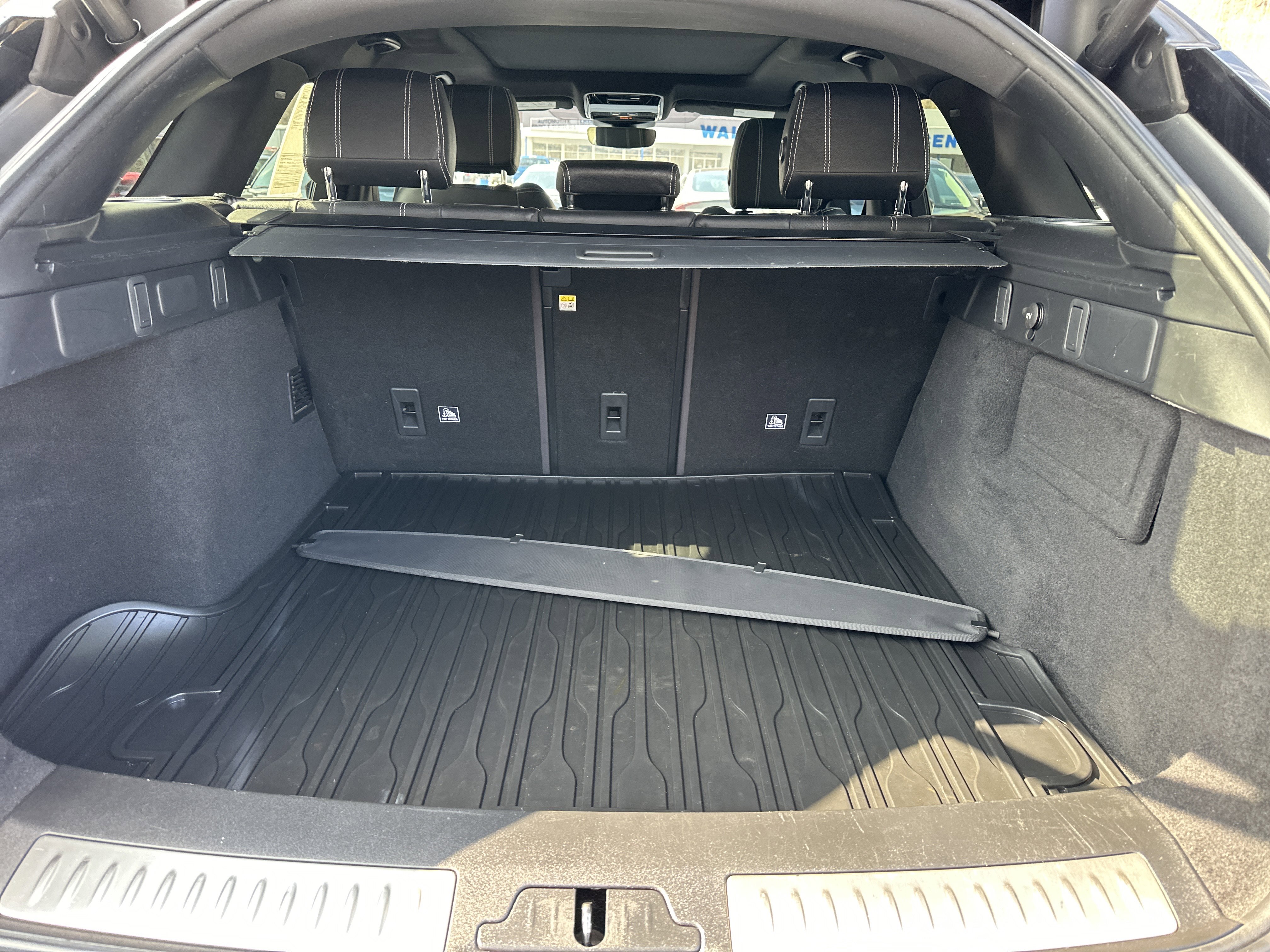 Used 2020 Land Rover Range Rover Velar S image 7