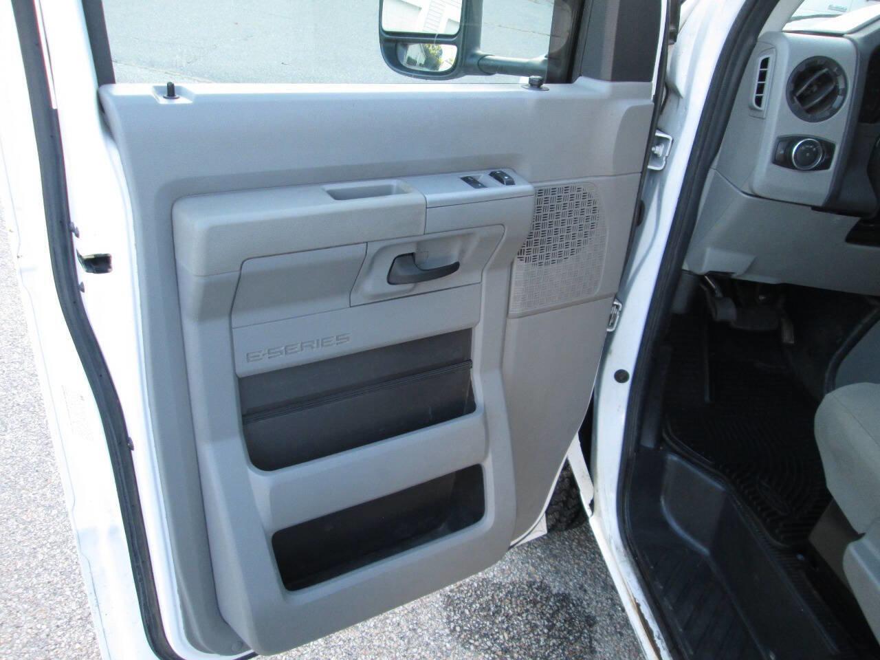 Used 2021 Ford E-350 and Econoline 350 Super Duty w/ Power Windows & Locks Group image 12