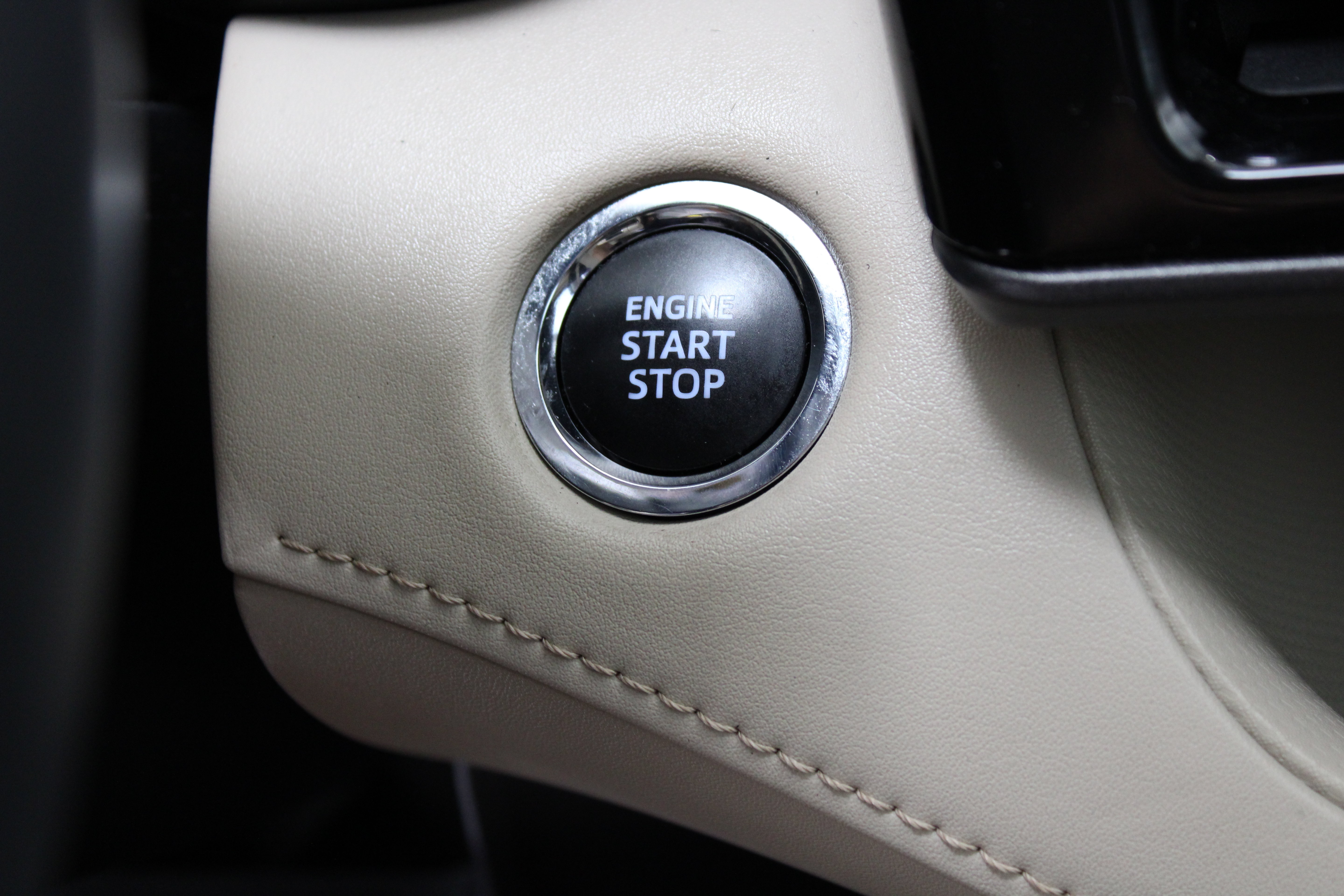 Used 2023 Toyota Highlander Limited FWD image 18