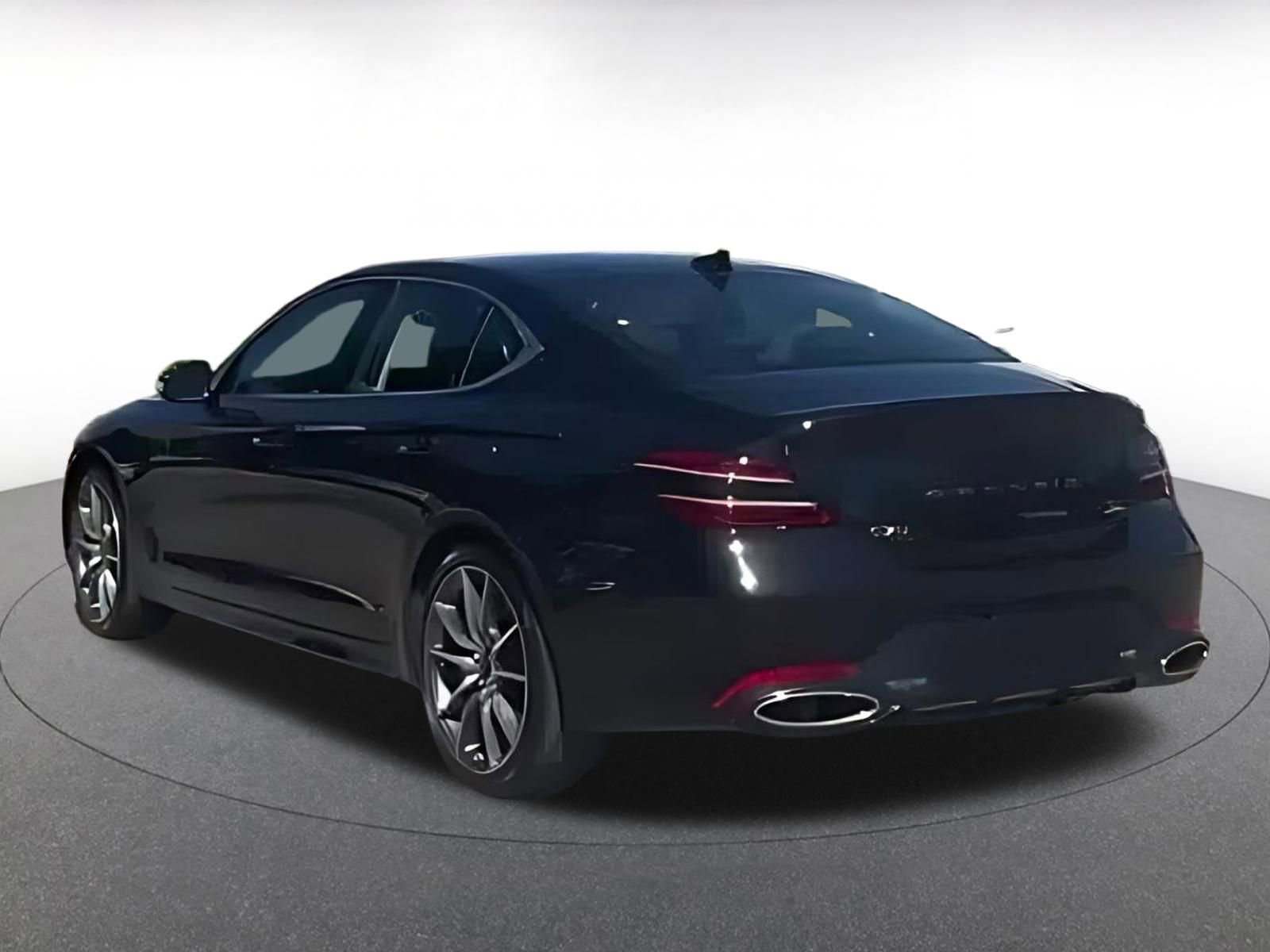 Used 2025 Genesis G70 2.5T image 7