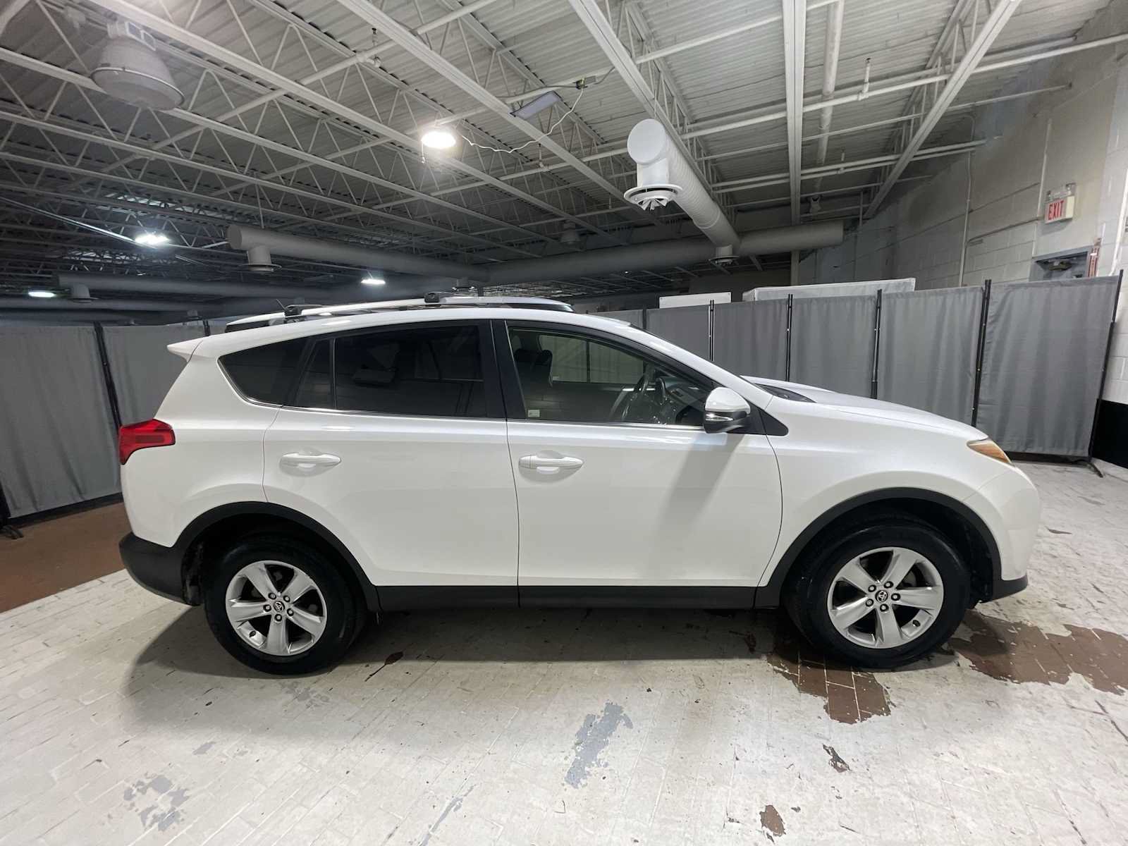Used 2015 Toyota RAV4 XLE AWD/4WD image 27