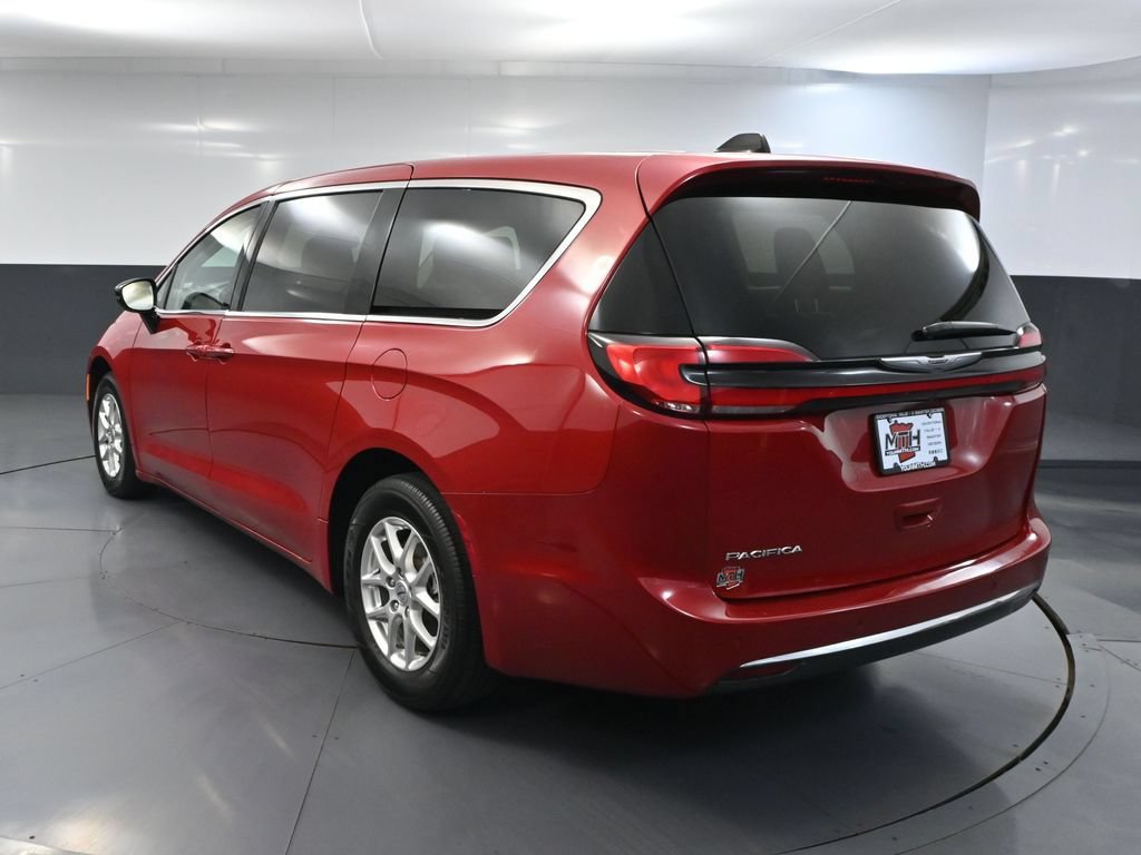 Used 2024 Chrysler Pacifica Touring-L FWD image 8