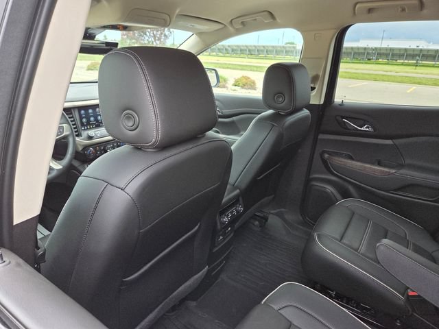 Used 2023 GMC Acadia Denali w/ Denali Technology Package AWD/4WD image 47