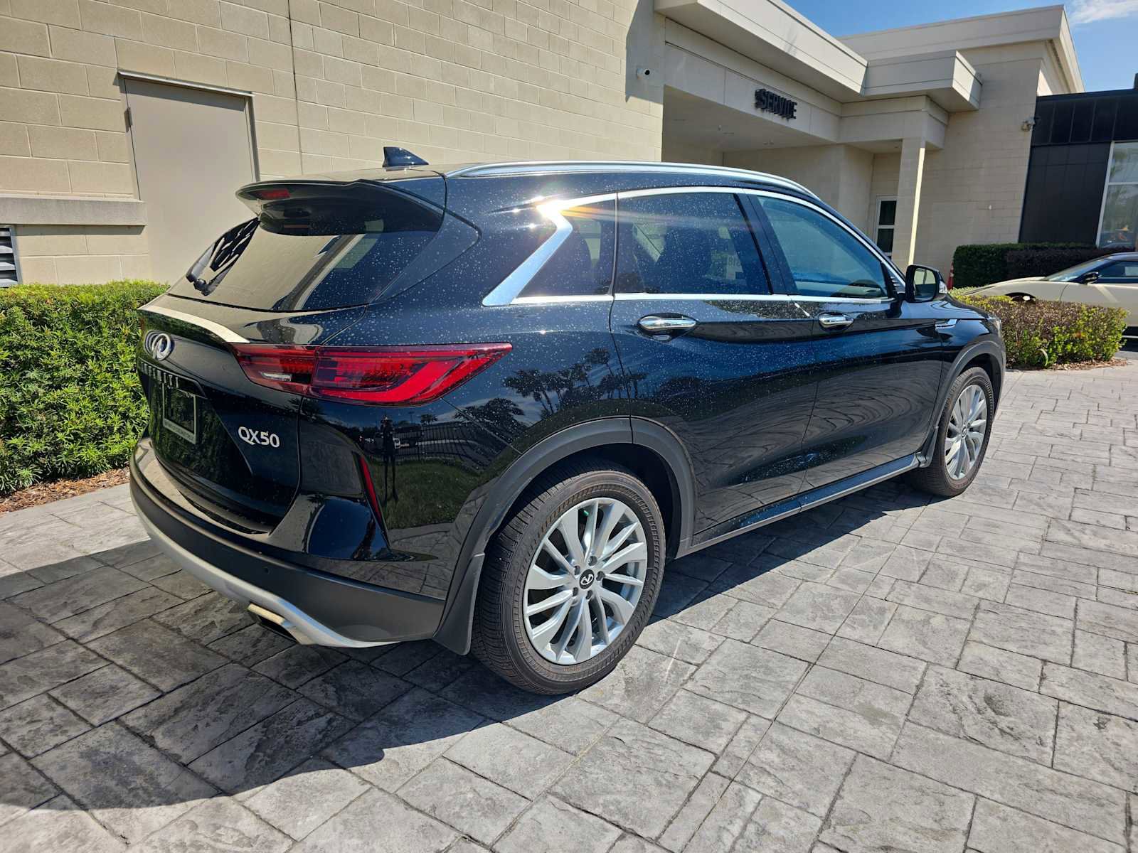 Used 2023 INFINITI QX50 Luxe w/ Cargo Package FWD image 3
